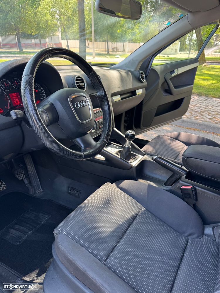 Audi A3 Sportback 2.0 TDi — fotografia 23