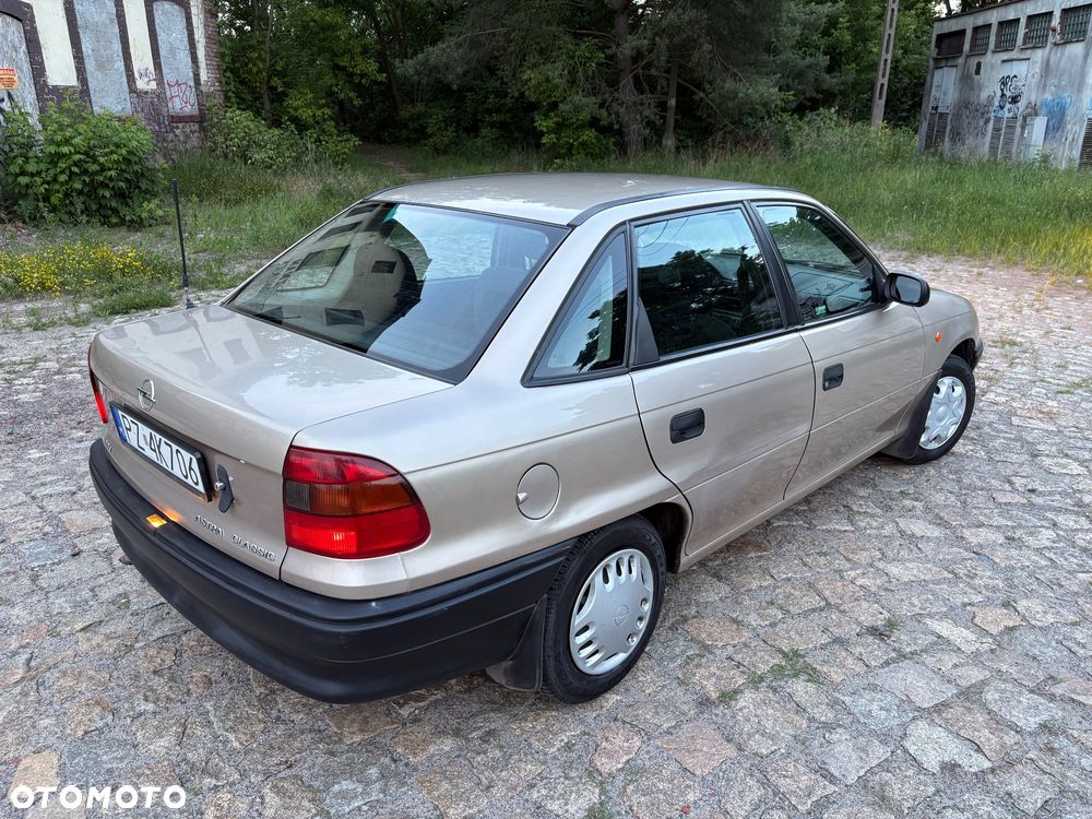 Opel Astra 1.4 Base - 4