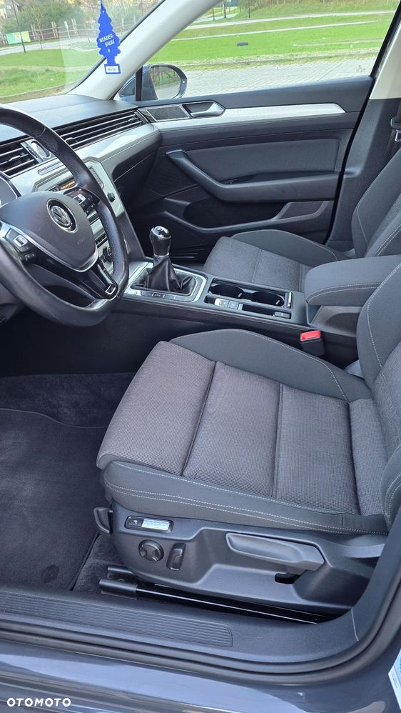 Volkswagen Passat - 5