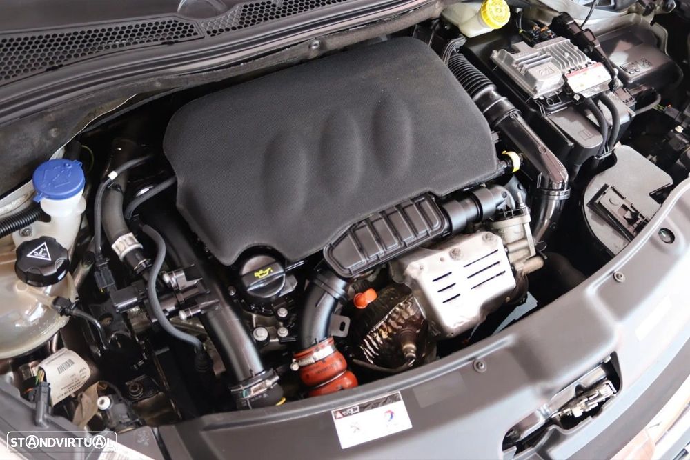 Peugeot 208 1.2 PureTech Signature - 15