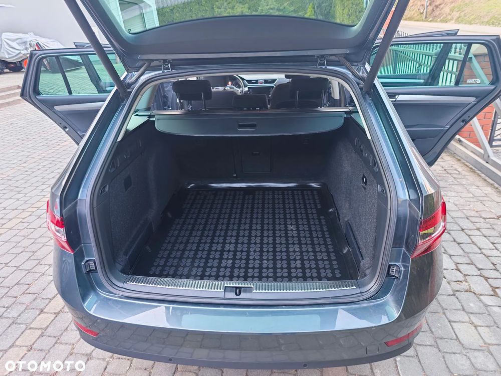 Skoda Superb 2.0 TDI Style - 17