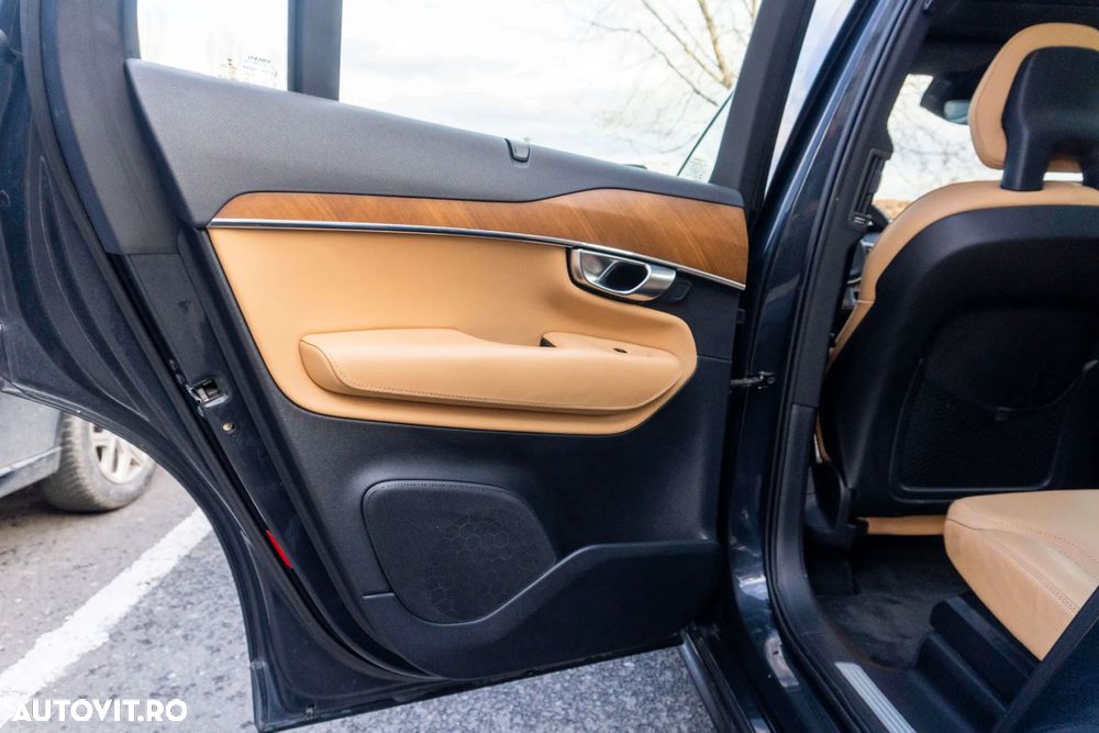 Volvo XC 90 D5 AWD Inscription - 32