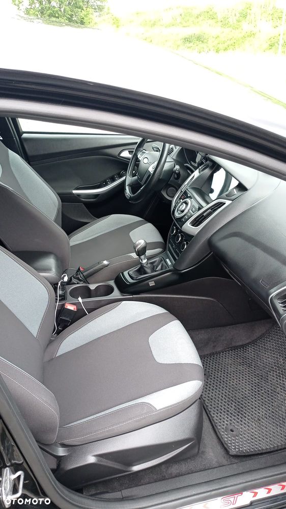 Ford Focus ST - 17