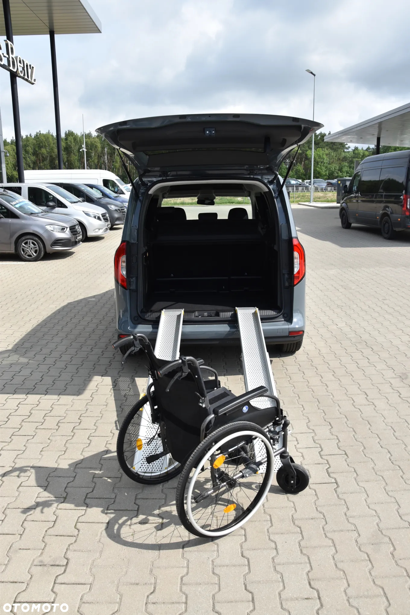 Mercedes-Benz Klasa T 180 d Progressive - 11