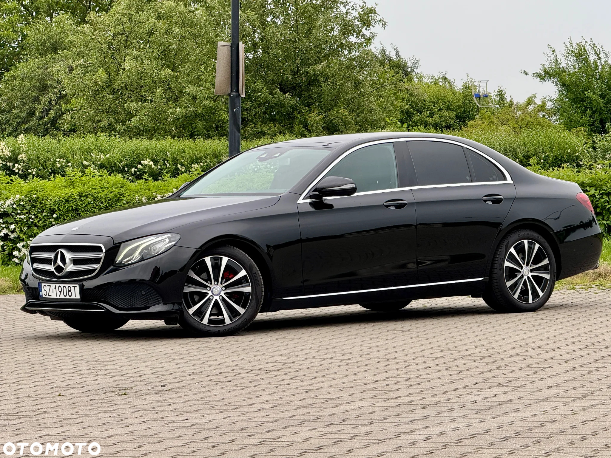 Mercedes-Benz Klasa E 220 d Business Edition 9G-TRONIC - 3