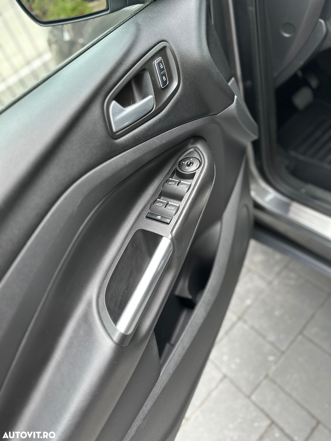 Ford Kuga 2.0 TDCi 4x4 Aut. Individual - 13