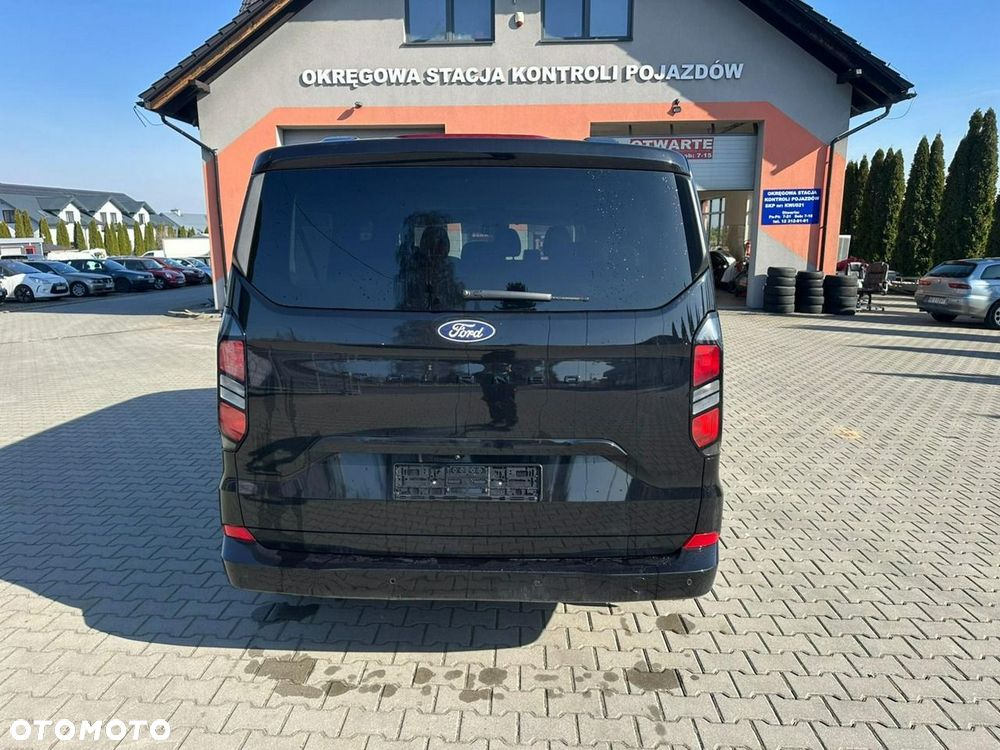 Ford Tourneo Custom - 6