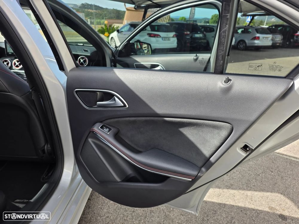 Mercedes-Benz A 200 d 7G-DCT AMG Line - 16
