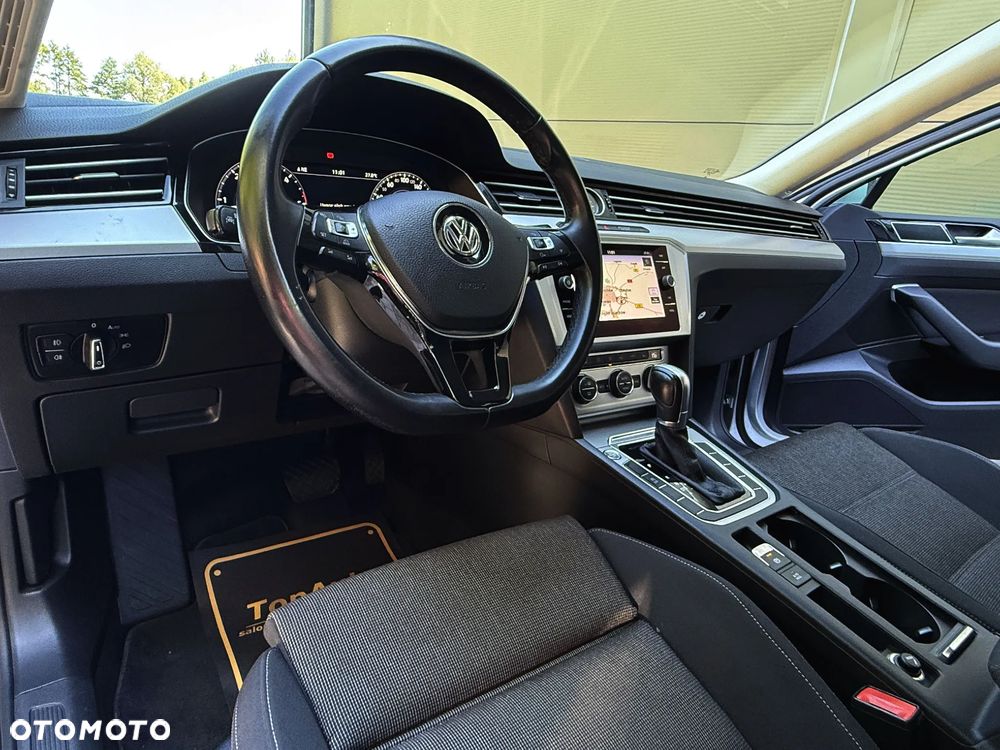 Volkswagen Passat 2.0 TDI SCR DSG Highline - 18