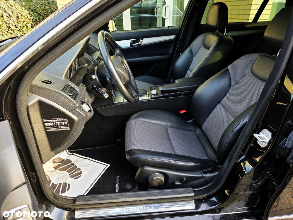 Mercedes-Benz Klasa C 200 CGI Automatik BlueEFFICIENCY Avantgarde - 9