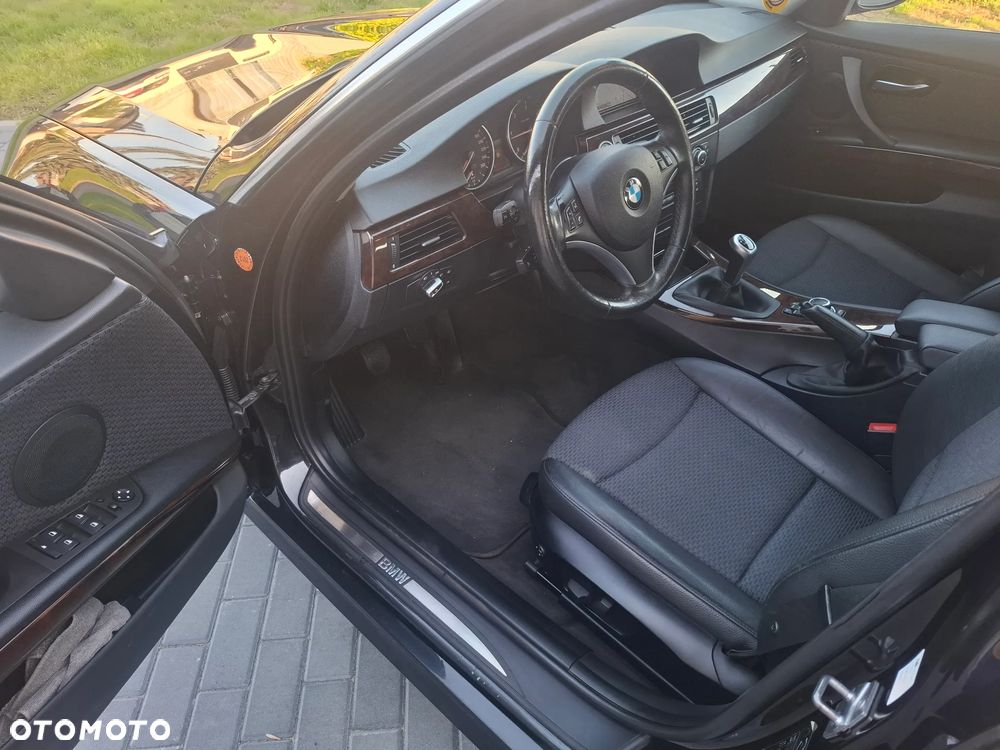 BMW Seria 3 320d xDrive - 9