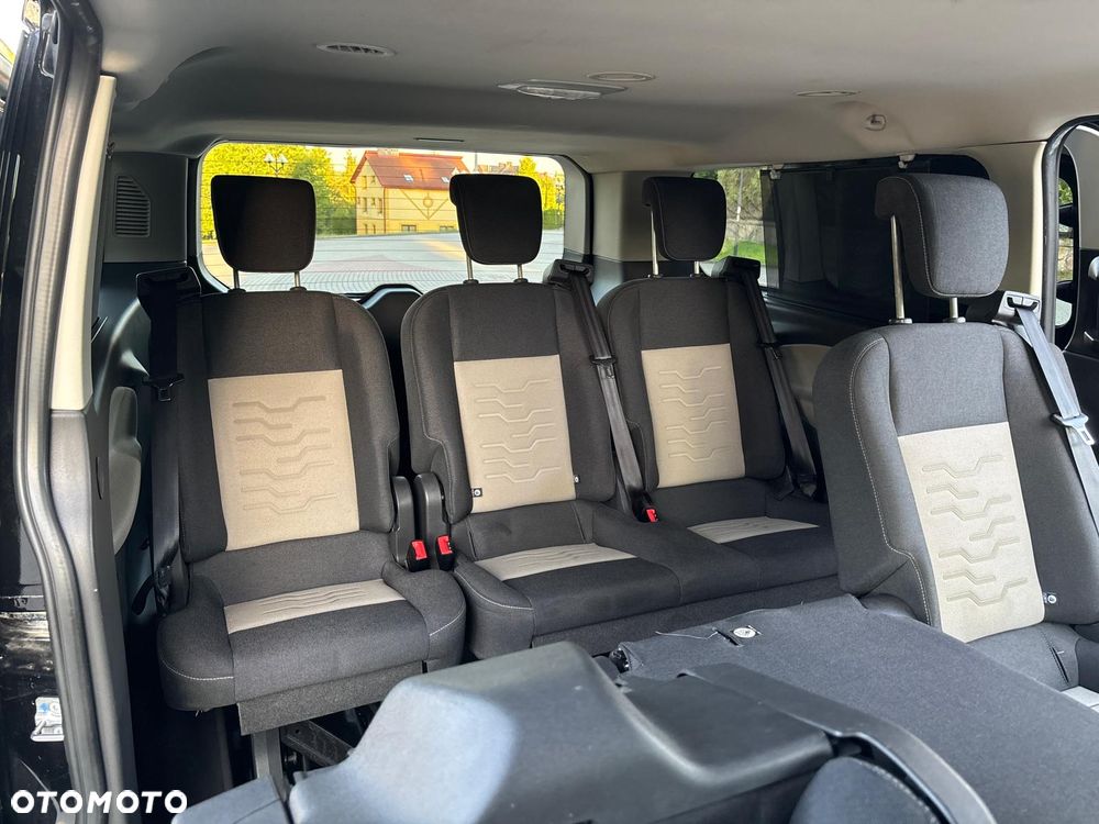 Ford Tourneo Custom 2.0 EcoBlue L2 Titanium - 24
