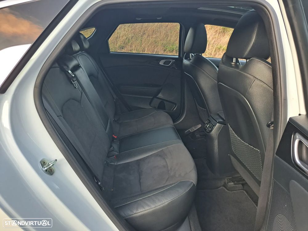 Kia ProCeed 1.6 CRDi GT Line+SRF 7DCT - 38
