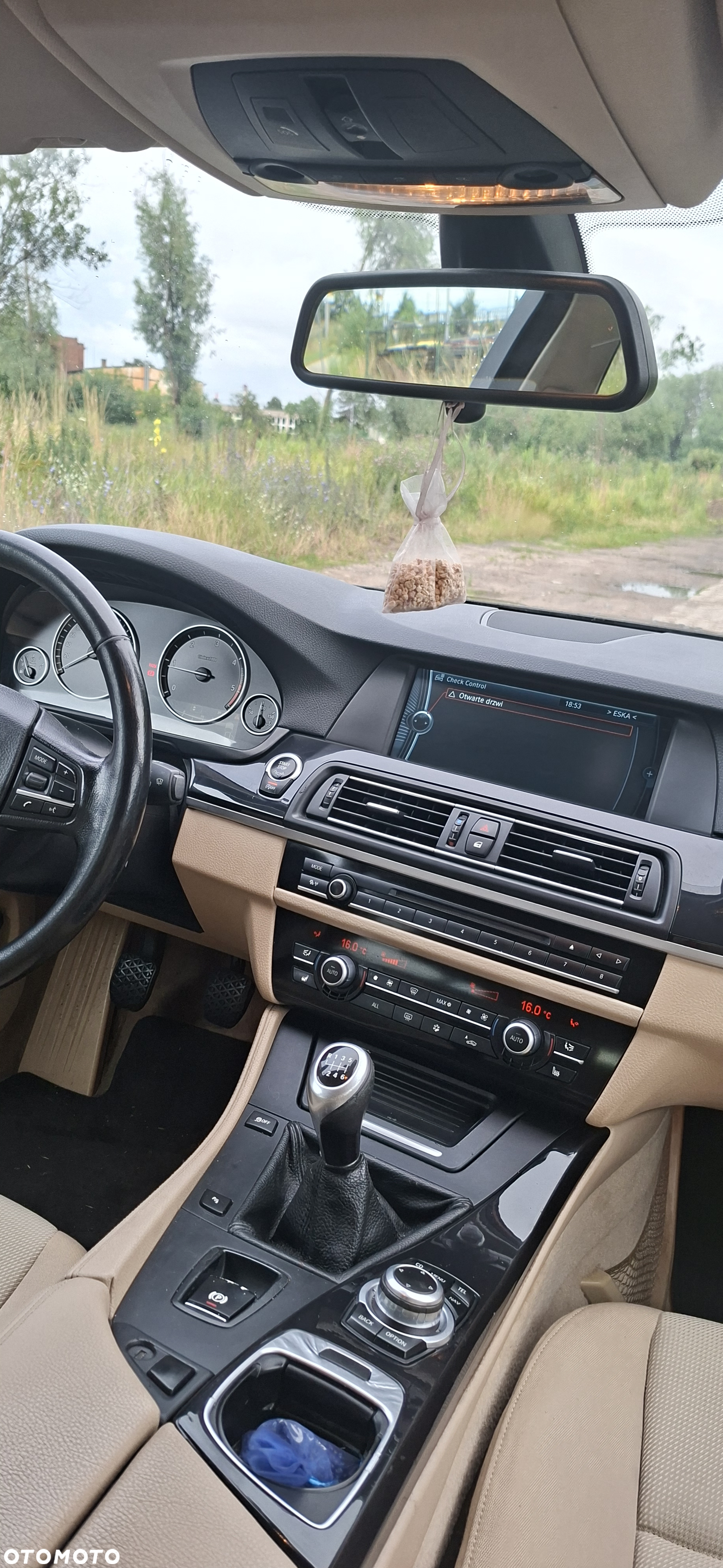 BMW Seria 5 520d Touring - 32