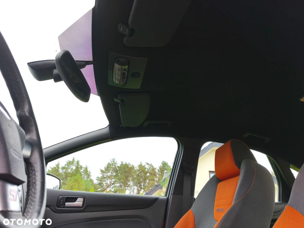 Ford Focus ST - 28
