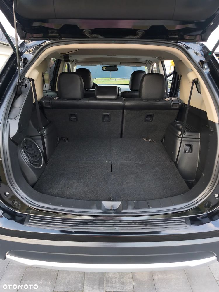 Mitsubishi Outlander - 8