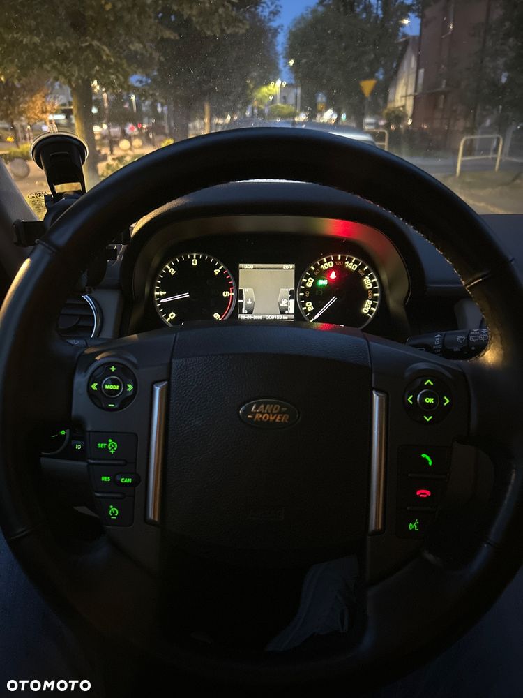 Land Rover Discovery 3.0D V6 HSE - 29