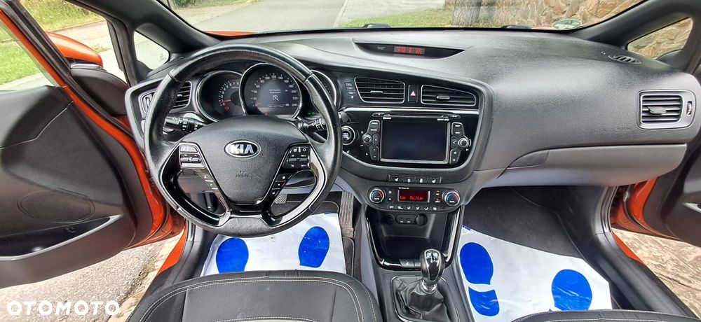 Kia Ceed 1.6 GDI ISG Platinum Edition - 4