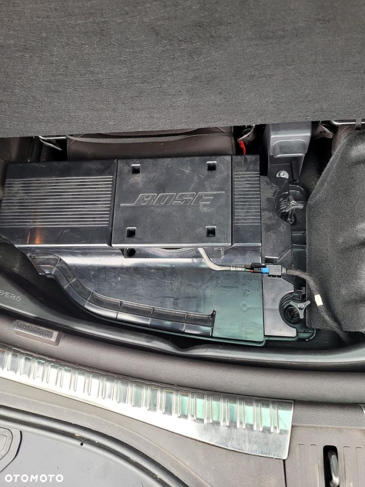 Renault Espace 1.6 dCi Energy Initiale Paris EDC 7os - 17