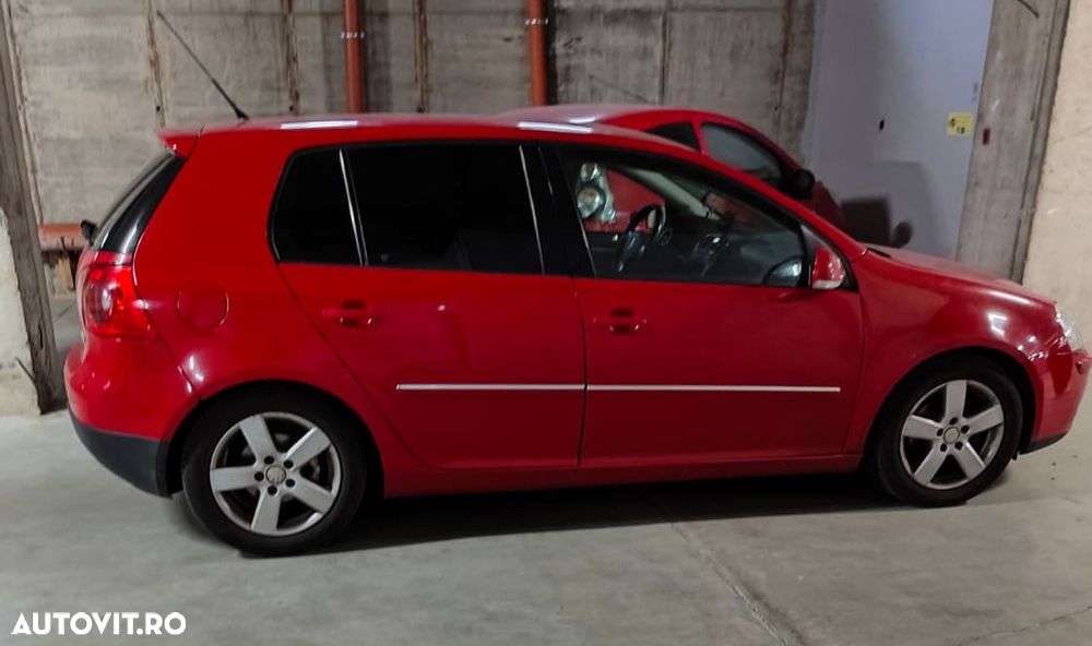 Volkswagen Golf 1.6 FSI Sportline - 4