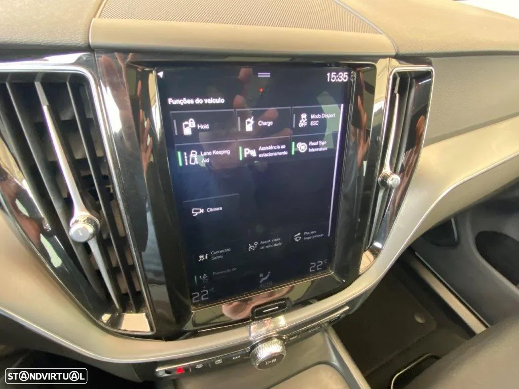 Volvo XC 60 2.0 T8 PHEV Momentum Plus AWD - 18