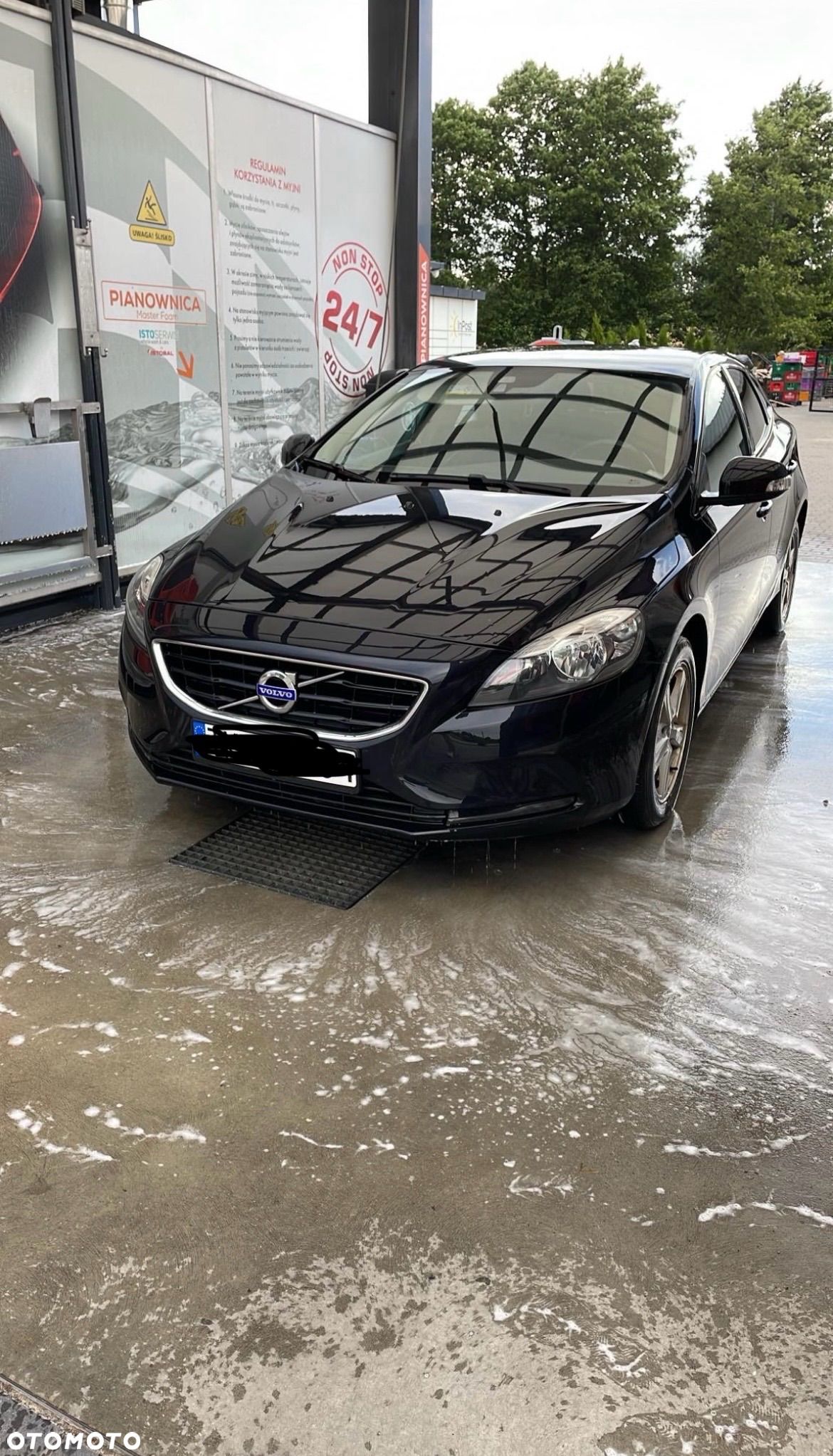 Volvo V40 D4 Momentum - 1