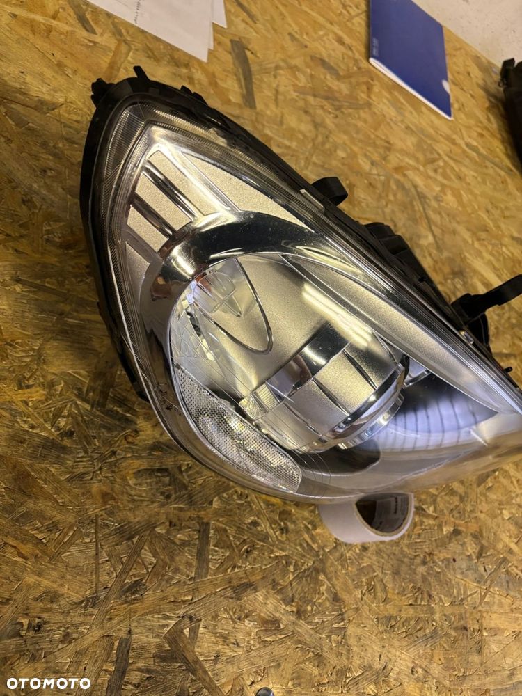 VOLVO S60 V60 PRAWA LAMPA 31299991 XENON PRAWY - 2