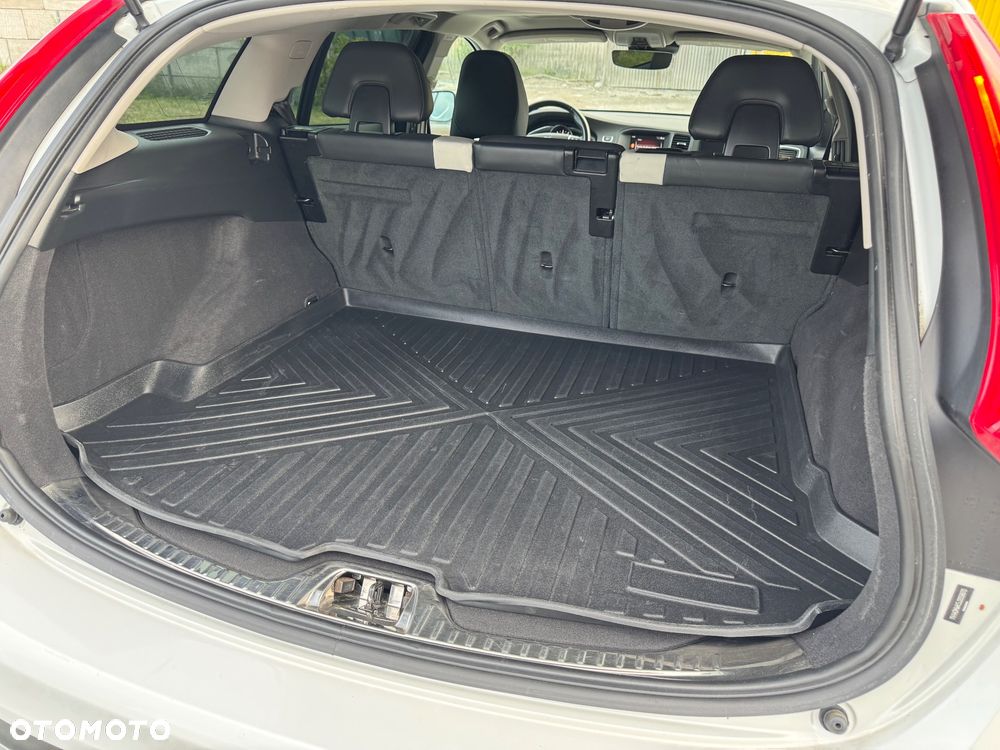 Volvo V60 Cross Country T5 AWD Momentum - 10