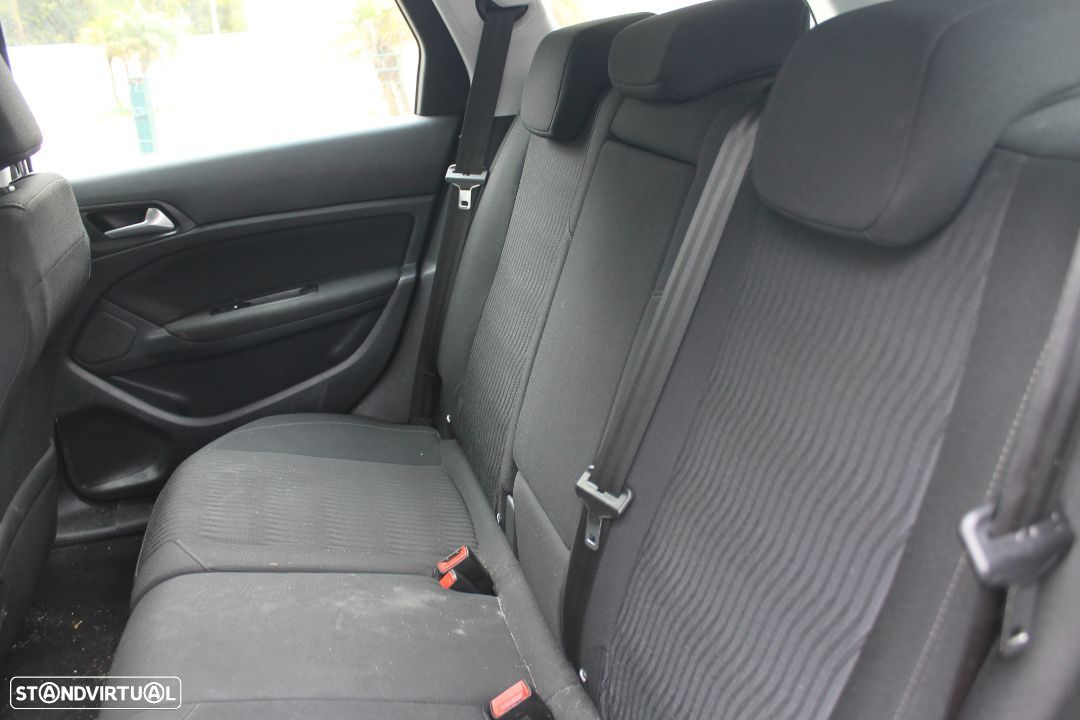Peugeot 308 de 2015 - 16