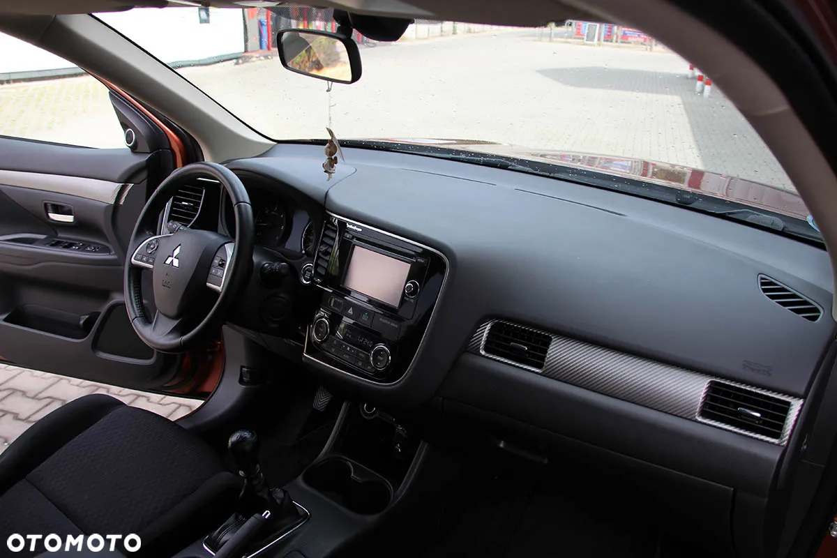Mitsubishi Outlander 2.2 DID Intense + 4WD - 23