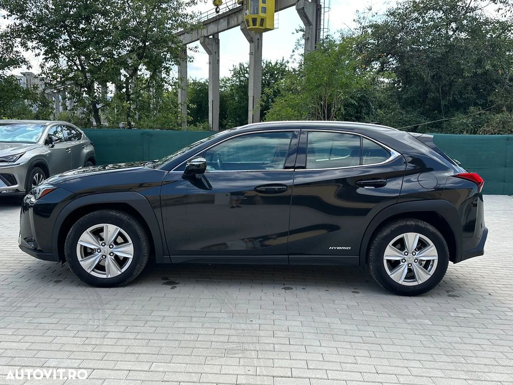 Lexus UX 250h Business Edition - 5