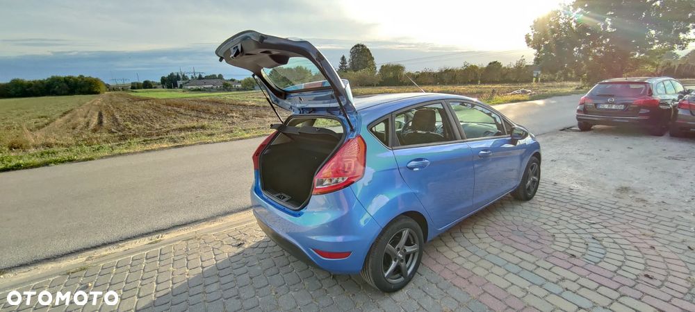 Ford Fiesta 1.25 Ambiente - 23