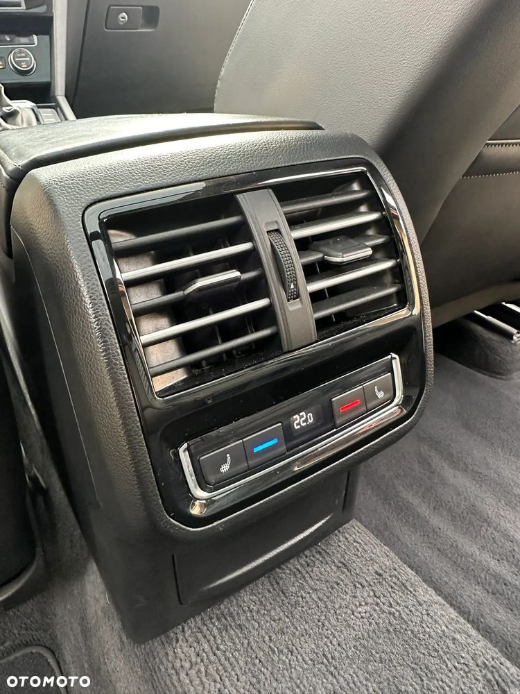 Volkswagen Passat - 8