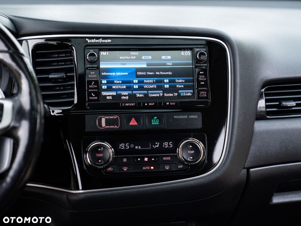 Mitsubishi Outlander 2.0 4WD Plug-In Hybrid Plus - 40