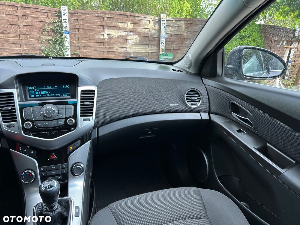 Chevrolet Cruze 1.8 LTZ - 24