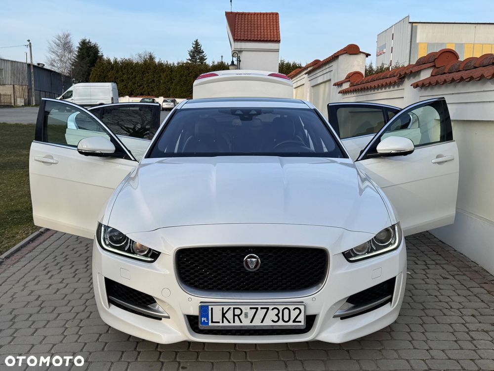 Jaguar XE - 34