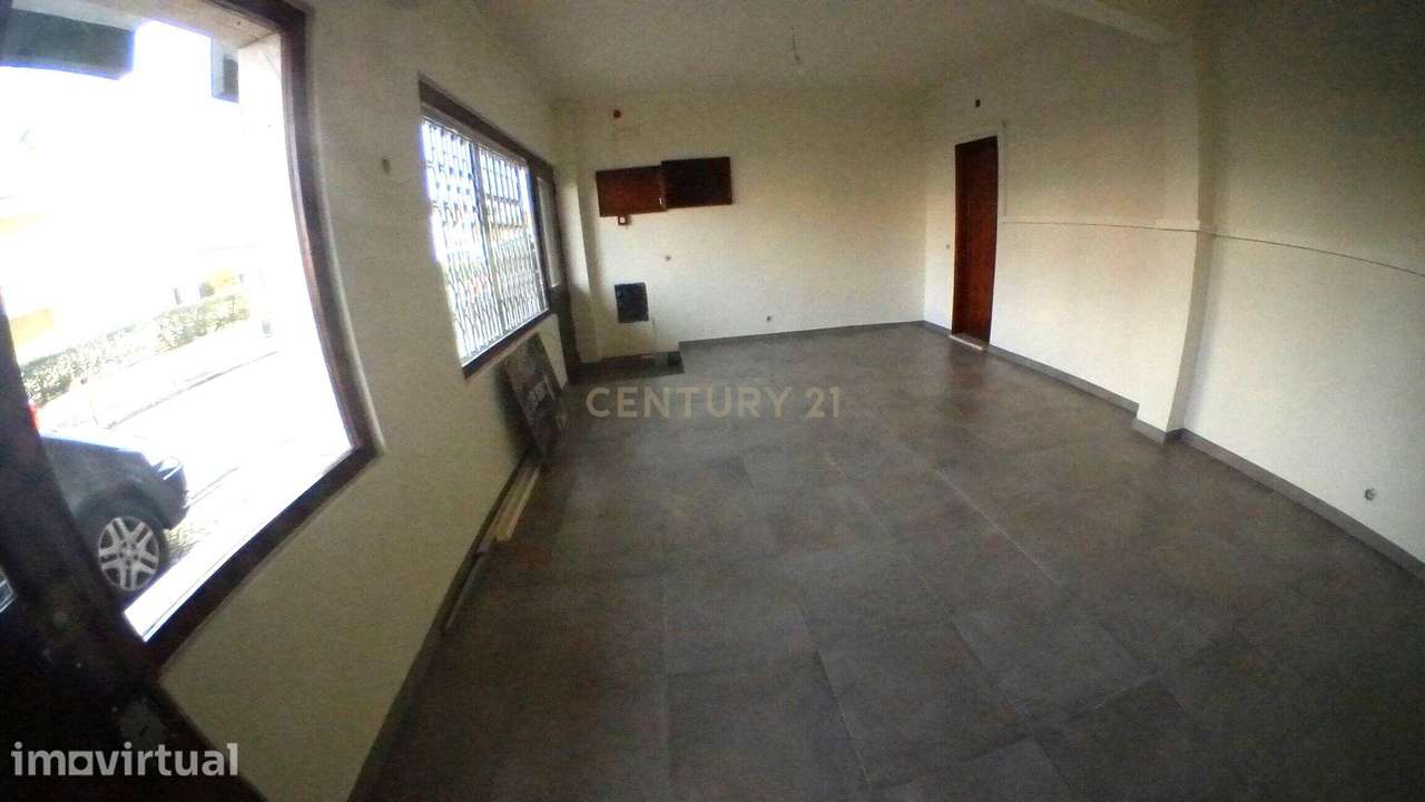 Arrenda-se Loja Comercial com 30m² em Queijas - Grande imagem: 2/9