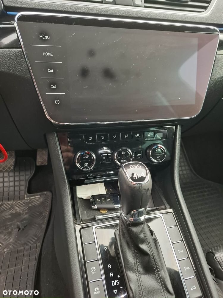 Skoda Superb 2.0 TDI 4x4 L&K DSG - 29