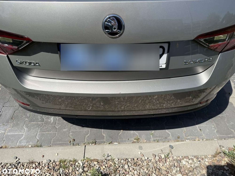 Skoda Superb 2.0 TDI L&K DSG - 6
