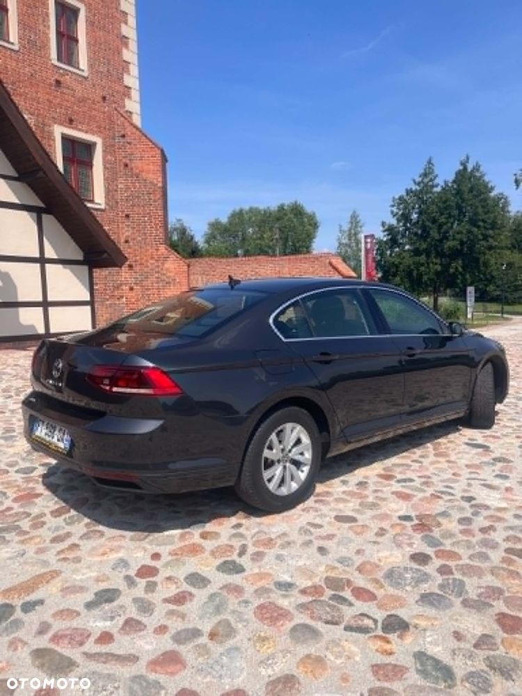 Volkswagen Passat 2.0 TDI SCR DSG Comfortline - 5