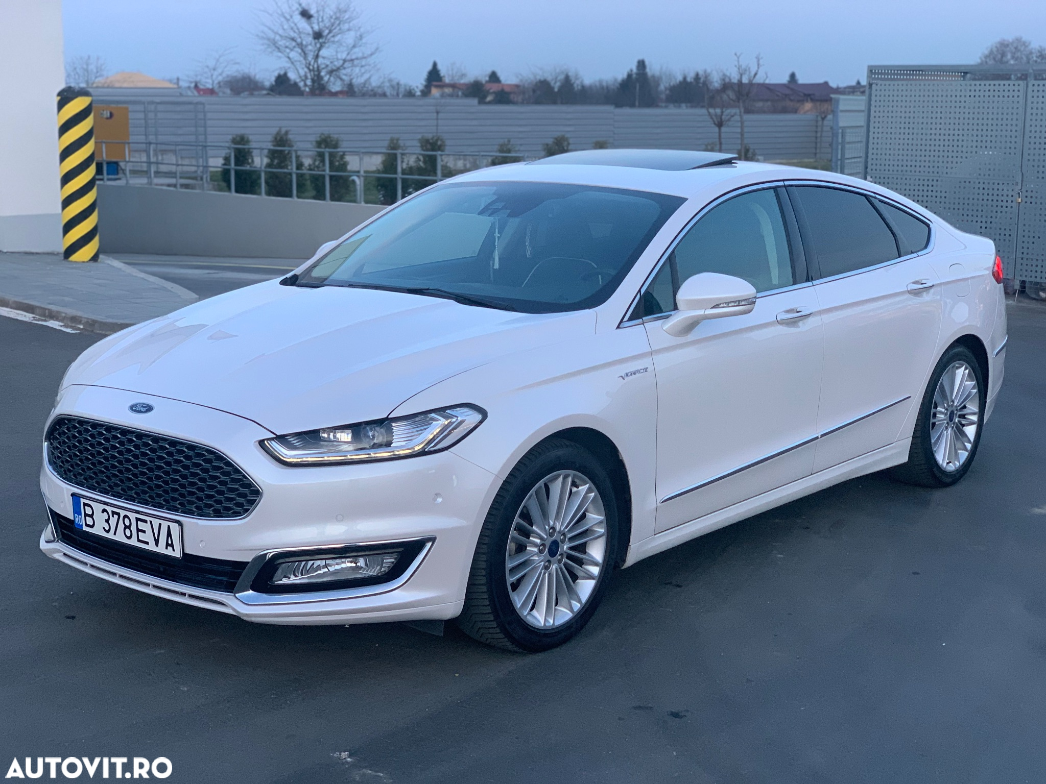 Ford Mondeo 2.0 HEV Vignale - 3
