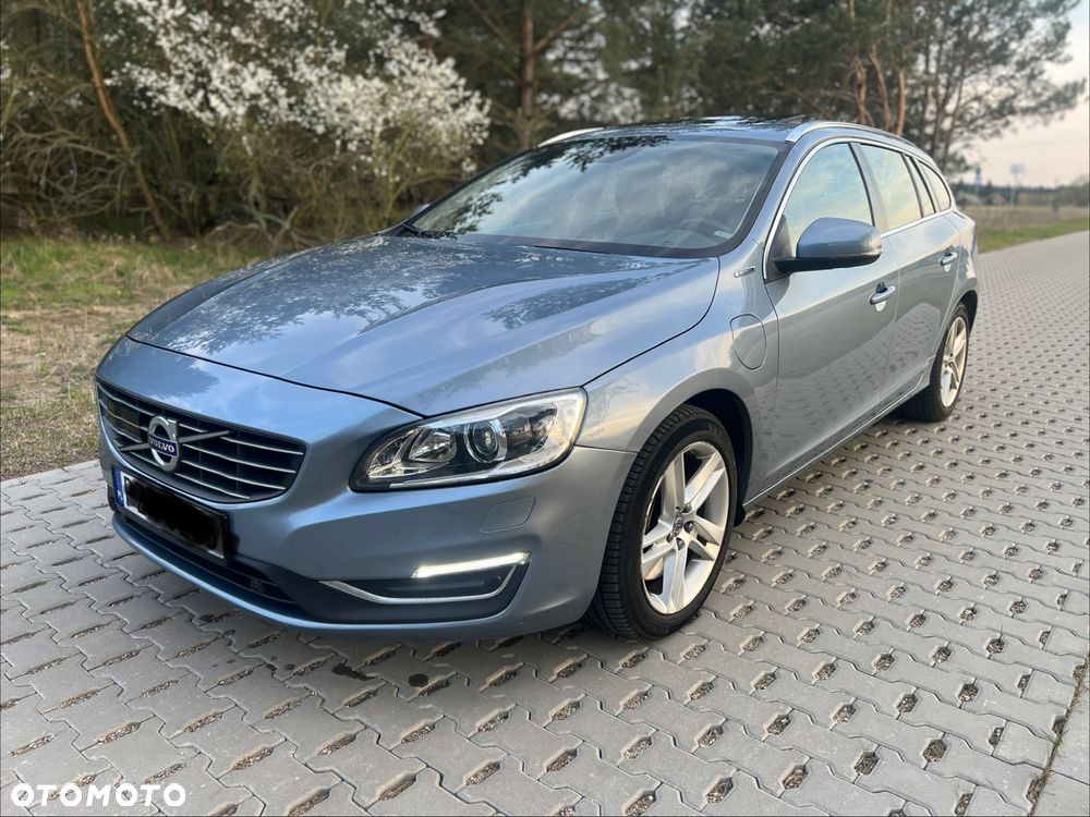 Volvo V60 D6 AWD Plug-in Hybrid Summum - 4