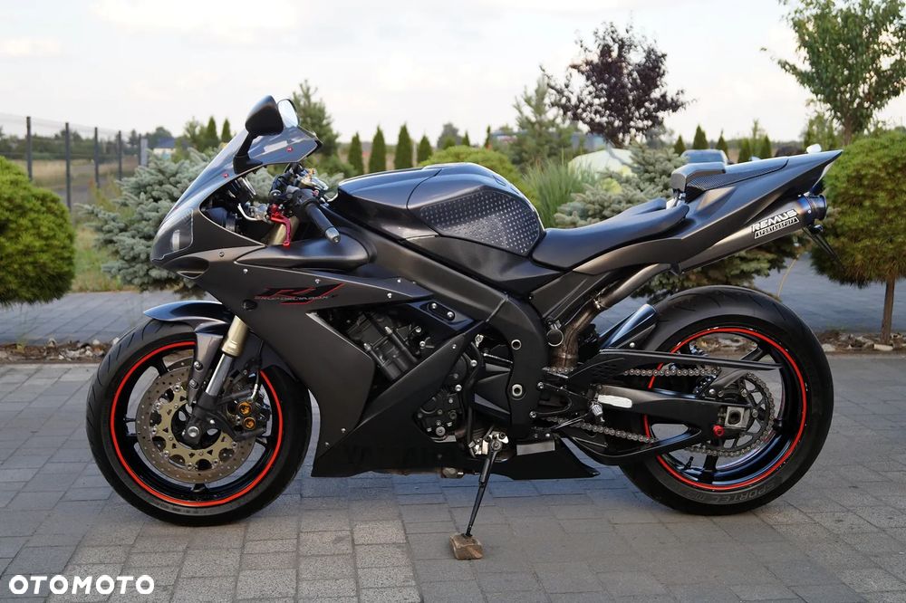 Yamaha R1 - 7