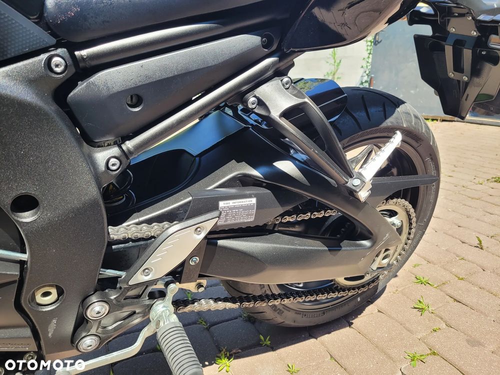 Yamaha FZ8 - 13