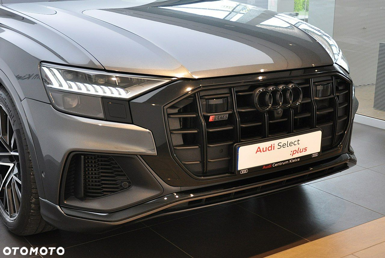 Audi SQ8 - 8