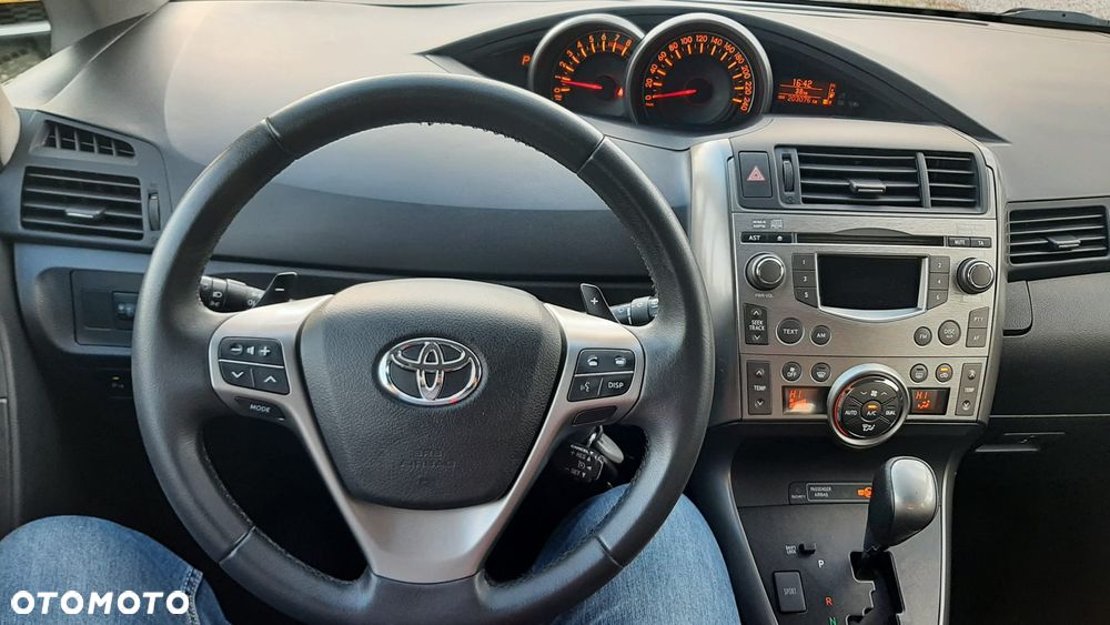 Toyota Verso 1.8 Multidrive Edition - 11