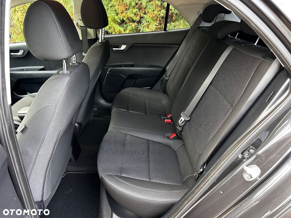Kia Rio 1.2 Business Line - 30
