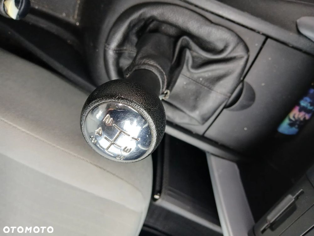 Peugeot 207 1.4 16V Presence - 12