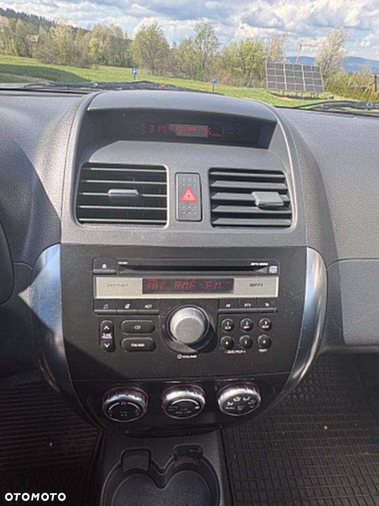 Suzuki SX4 1.6 GLX / Comfort - 9