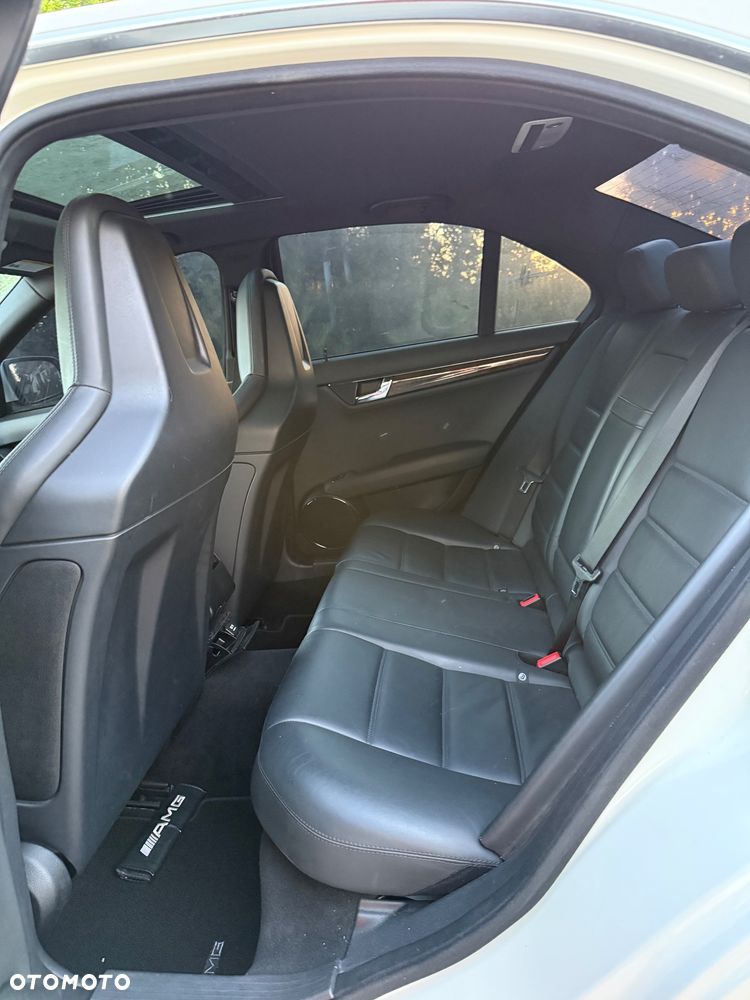 Mercedes-Benz Klasa C 63 AMG 7G-TRONIC - 21